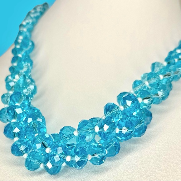 Stunning Blue & White Beaded Statement Necklace - Picture 13 of 15